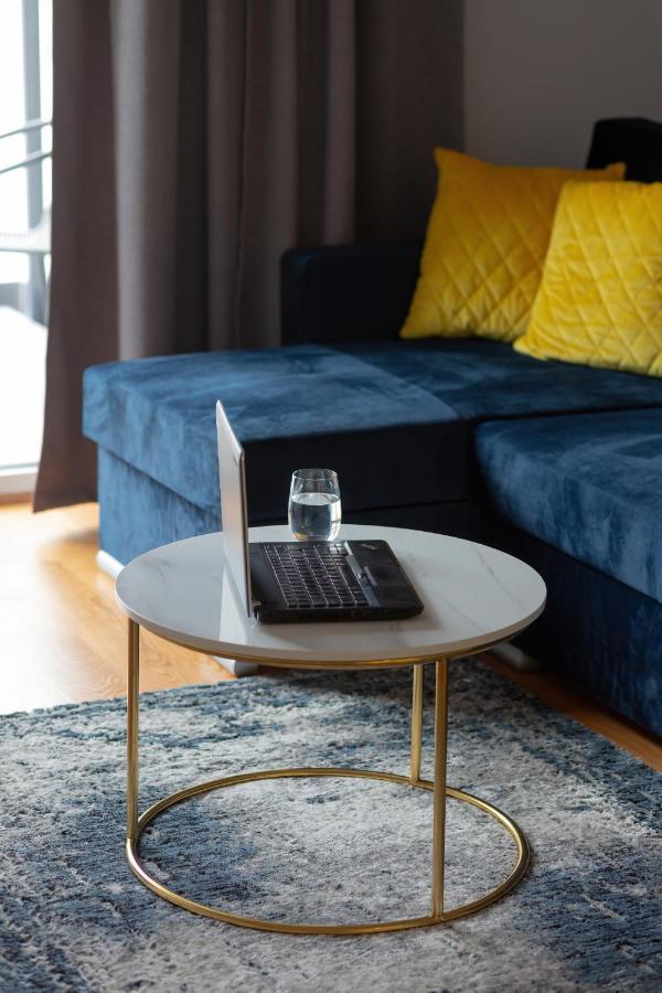 Apartment Dom Przy Okrzei By Renters Prestige Warschau