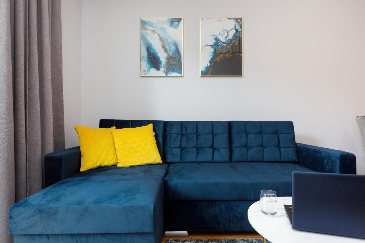 Apartment Dom Przy Okrzei By Renters Prestige Warschau